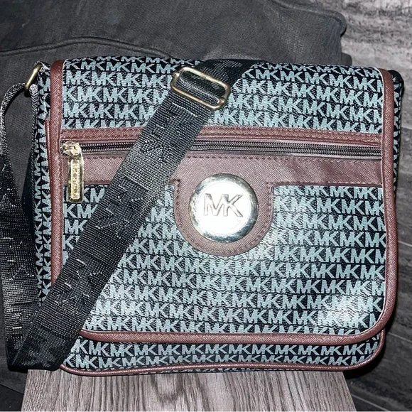 Michael Kors MK Monogram Crossbody Bag Brown Trim Medium Everyday Purse 10.25” - Picture 4 of 15